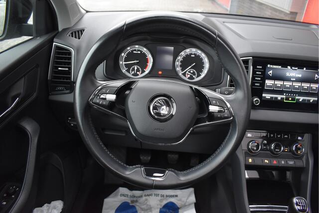 Skoda Karoq 1.0 TSI Business Edition Panorama, Carplay, PDC, Navi DAB, Navi