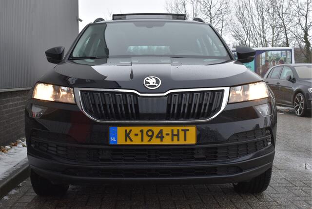 Skoda Karoq 1.0 TSI Business Edition Panorama, Carplay, PDC, Navi DAB, Navi
