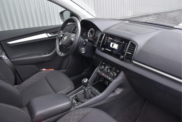 Skoda Karoq 1.0 TSI Business Edition Panorama, Carplay, PDC, Navi DAB, Navi