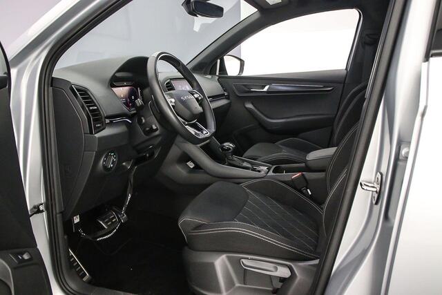 Skoda Karoq Sportline Business 1.5 TSI 150pk DSG Automaat Trekhaak, Adaptive cruise control, Achteruitrijcamera, Elektrische achterklep, LED matrix koplampen