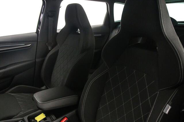 Skoda Karoq Sportline Business 1.5 TSI 150pk DSG Automaat Trekhaak, Adaptive cruise control, LED matrix koplampen, Navigatie, Achteruitrijcamera, Elektrische achterklep