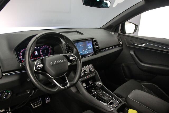 Skoda Karoq Sportline Business 1.5 TSI 150pk DSG Automaat Trekhaak, Adaptive cruise control, LED matrix koplampen, Navigatie, Achteruitrijcamera, Elektrische achterklep