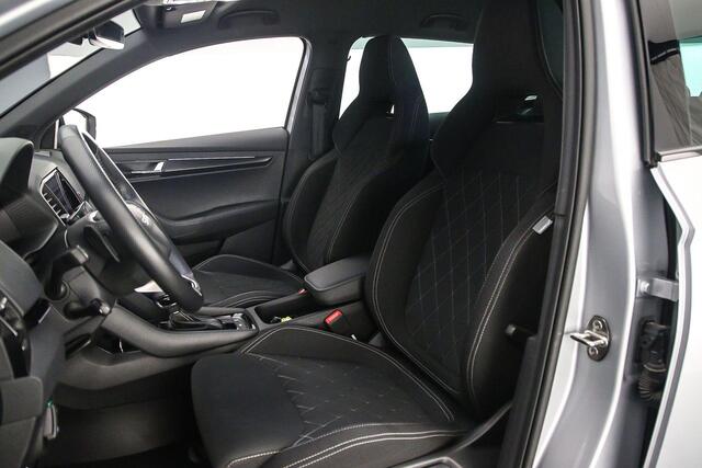 Skoda Karoq Sportline Business 1.5 TSI 150pk DSG Automaat Trekhaak, Adaptive cruise control, Achteruitrijcamera, Elektrische achterklep, Navigatie, LED matrix koplampen