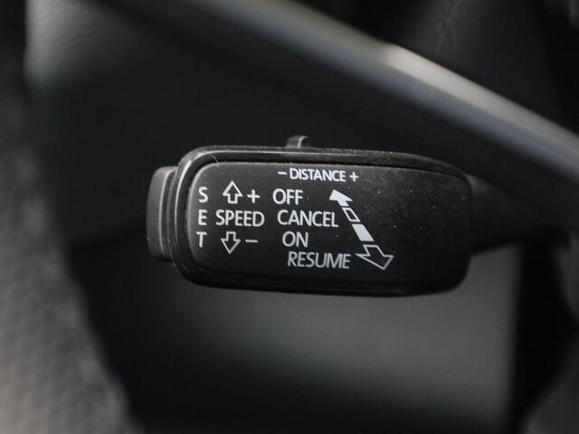 Skoda Karoq 1.5TSI/150PK ACT Sportline DSG · Navigatie · Trekhaak · Apple/Android Car Play · Camera · Einde garantie 11-03-2029 of 60000km.