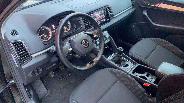 Skoda Karoq 1.0 TSI Business Edition TREKHAAK / CARPLAY / NAVI / CLIMA / PDC / BLUETOOTH / CRUISE / NL-AUTO