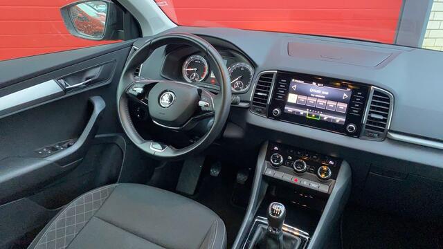 Skoda Karoq 1.0 TSI Business Edition TREKHAAK / CARPLAY / NAVI / CLIMA / PDC / BLUETOOTH / CRUISE / NL-AUTO
