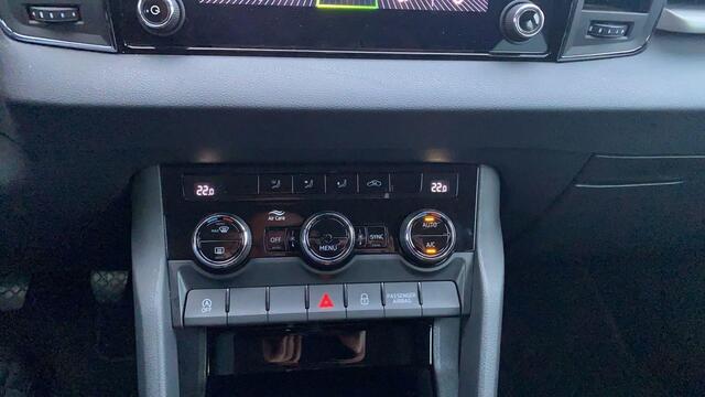 Skoda Karoq 1.0 TSI Business Edition TREKHAAK / CARPLAY / NAVI / CLIMA / PDC / BLUETOOTH / CRUISE / NL-AUTO