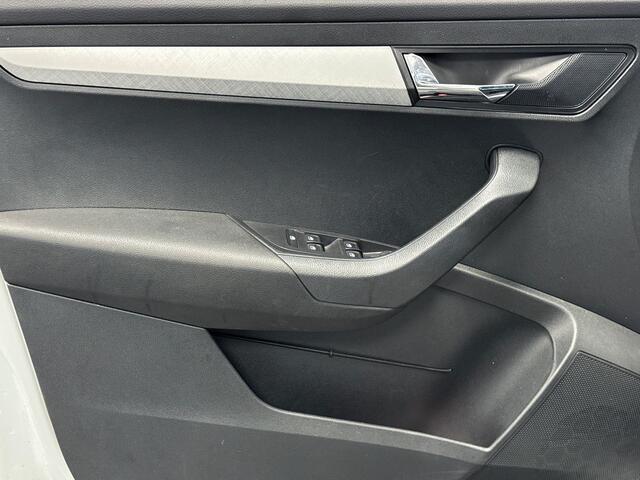 Skoda Karoq 1.5 150pk TSI ACT Business Edition Parkeersensoren voor en achter | Achteruitrijcamera | Automatische airco