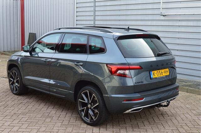 Skoda Karoq 1.5 TSI ACT Sportline Business O.a; Haak, Stoelverw, Cruise, Carplay, Pano, Etc. All-in prijs!