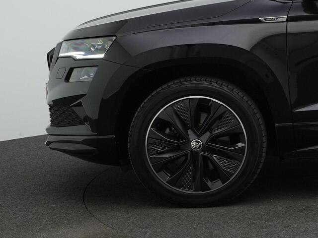 Skoda Karoq 1.5 TSI ACT 150 pk DSG Sportline | Adaptief onderstel | Stuur-/achterbankverwarming | Matrix LED | Keyless