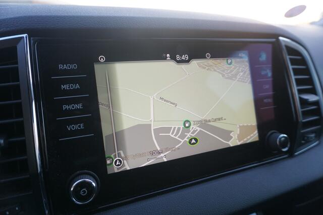 Skoda Karoq 1.0 TSI Business | TREKHAAK | STOELVERWARMING | METALLIC WIT | ACC | VIRTUAL COCKPIT |