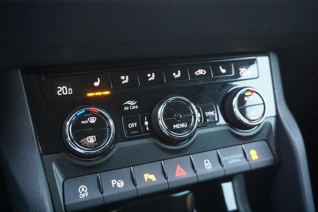 Skoda Karoq 1.0 TSI Business | TREKHAAK | STOELVERWARMING | METALLIC WIT | ACC | VIRTUAL COCKPIT |