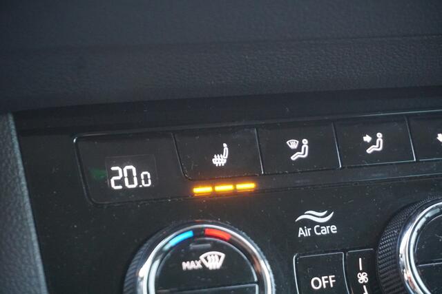 Skoda Karoq 1.0 TSI Business | TREKHAAK | STOELVERWARMING | METALLIC WIT | ACC | VIRTUAL COCKPIT |