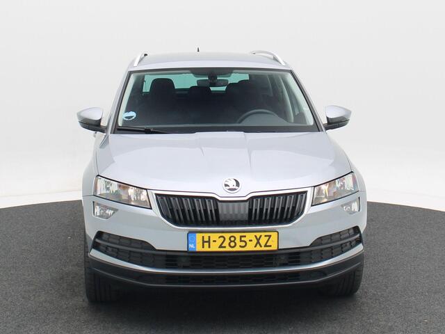 Skoda Karoq 1.5 TSi ACT Ambition 150 Pk | Wegklapbare Trekhaak | Camera | Navigatie | CarPlay | Stoelverwarming | 17 Inch