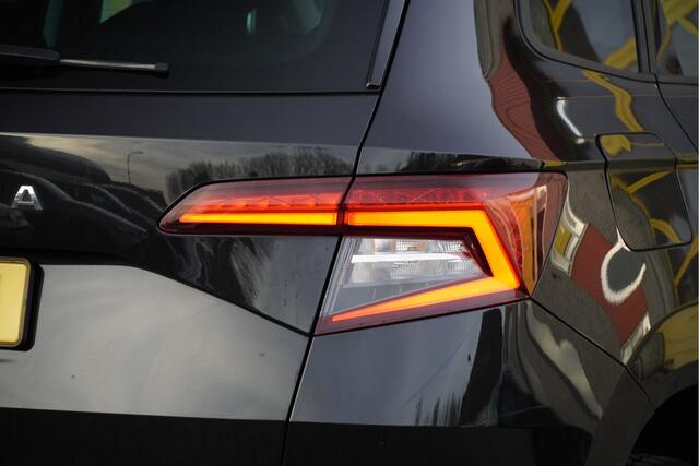Skoda Karoq 1.0 TSI Business Edition BJ2021 Lmv 17" | Led | Pdc | Navi | App-Connect | Climate control | Cruise control | Extra getint glas