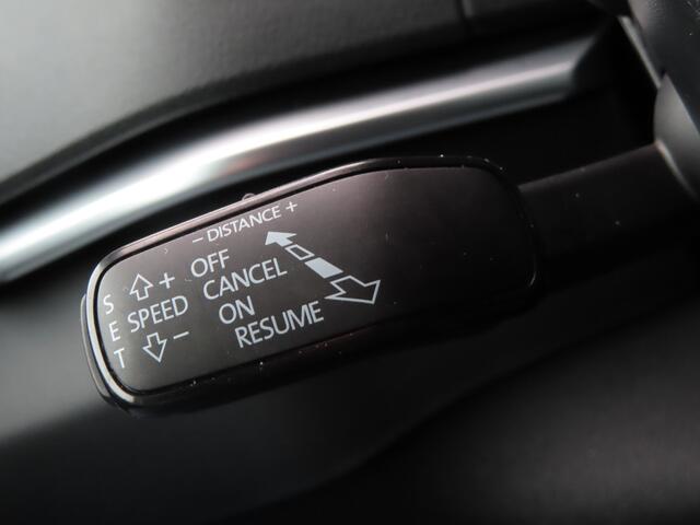 Skoda Karoq 1.5 TSI ACT Clever | stuurwiel verwarmd | verwarmbare voorruit | navi | camera