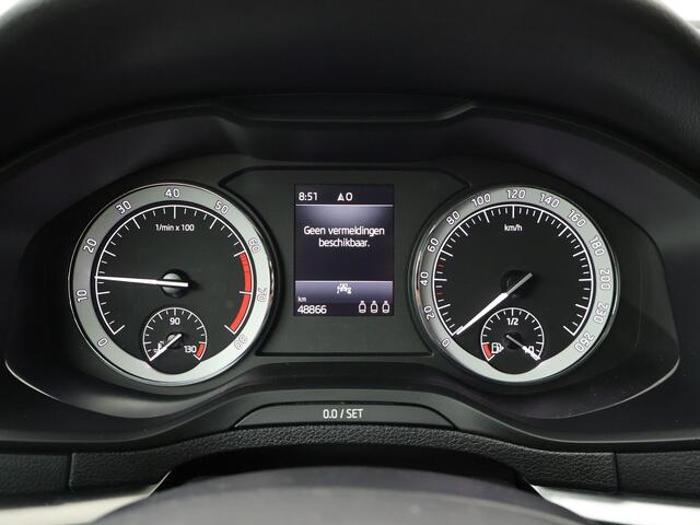 Skoda Karoq 1.5 TSI ACT Business Edition Plus | 150 PK | Trekhaak wegklapbaar | LED verlichting | Navigatiesysteem |