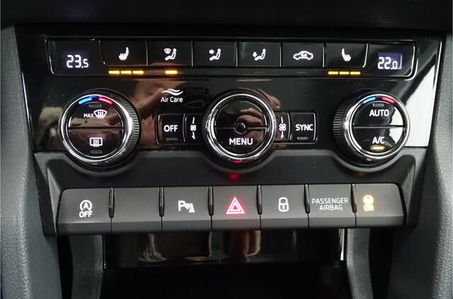 Skoda Karoq 116 pk DSG- Sportline- 19" -Privacyglas-ACC-Zeer nette auto! distributie vervangen, Carplay, Stoelverw,