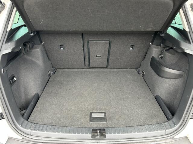 Skoda Karoq 1.0 TSI Style Bus. NAV CAMERA CARPLAY LED.