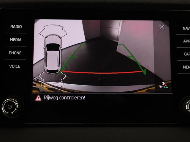 Skoda Karoq 1.5 TSI ACT Sportline Business Automaat | Navigatie | 1e eigenaar | Trekhaak |