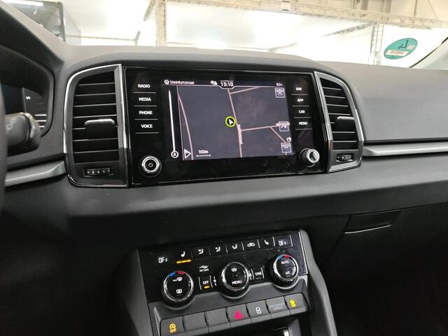 Skoda Karoq 1.5 TSI ACT Business Edition / Digitaal dashboard / Navigatie / LED / Climate controle / Parkeersensoren achter /