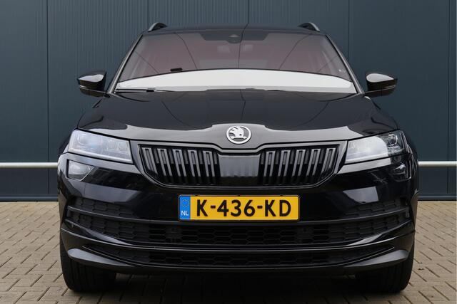 Skoda Karoq 1.5 TSI ACT Sportline Business Automaat | Virtual Cockpit | Trekhaak | Panoramadak | Adaptieve Cruise | Stoelverwarming | Camera | Canton