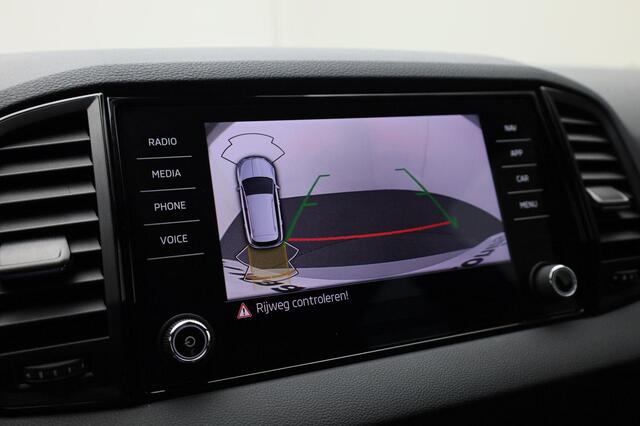 Skoda Karoq 1.5TSI/150PK ACT Sportline Business · Navigatie · Apple/Android Car Play · Camera + Parkeersensoren · Garantie t/m 22-02-2028 of 100.000km.