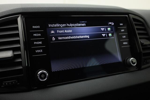 Skoda Karoq 1.5TSI/150PK ACT Sportline Business · Navigatie · Apple/Android Car Play · Camera + Parkeersensoren · Garantie t/m 22-02-2028 of 100.000km.