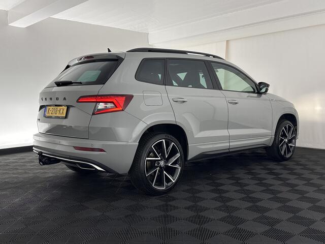 Skoda Karoq 1.5 TSI ACT Sportline Business (INCL.BTW) Aut. *PANO | DIGI-COCKPIT | FULL-LED | ADAPTIVE-CRUISE | CANTON-SOUND | BLIND-SPOT | HEATED-SPORTSEATS | CAMERA | AMBIENT-LIGHT | NAVI-FULLMAP | KEYLESS | DAB+ | TOWBAR | 19''ALU*
