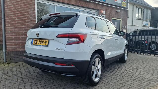 Skoda Karoq 1.5 TSI ACT Ambition Business, Metallic, Pano, Stoelverwarming