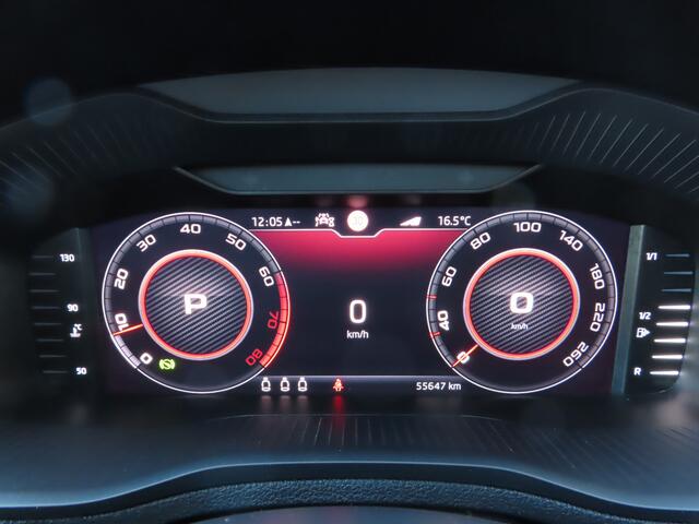 Skoda Karoq 1.5 TSI ACT Sportline Business DSG | pano dak | wegklapbare trekhaak | groot navi | voorstoelen + achterbank verwarmd | voorrruitverwarming