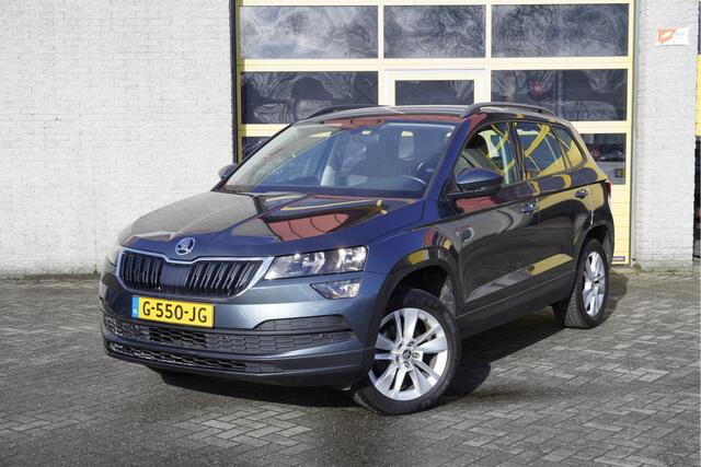 Skoda Karoq 1.0 TSI Ambition BJ2019 Lmv 17" | Led | Pdc | Afneembare trekhaak | Achteruitrijcamera | App-Connect | Airco | Cruise control