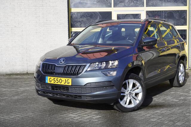 Skoda Karoq 1.0 TSI Ambition BJ2019 Lmv 17" | Led | Pdc | Afneembare trekhaak | Achteruitrijcamera | App-Connect | Airco | Cruise control