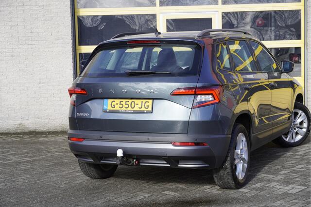 Skoda Karoq 1.0 TSI Ambition BJ2019 Lmv 17" | Led | Pdc | Afneembare trekhaak | Achteruitrijcamera | App-Connect | Airco | Cruise control