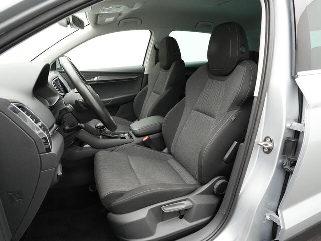 Skoda Karoq 1.5 TSI ACT 150 pk DSG Style | Trekhaak | Adaptive Cruise | Stoelverwarming | Carplay