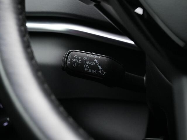 Skoda Karoq 1.5 TSI ACT 150 pk DSG Style | Trekhaak | Adaptive Cruise | Stoelverwarming | Carplay