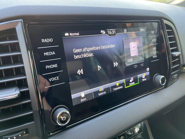 Skoda Karoq 1.5 TSI ACT Sportline Business | AUTOMAAT | CAMERA | CARPLAY | NAVI | PDC V&A | STUUR/STOELVERW. | TREKHAAK AFN.