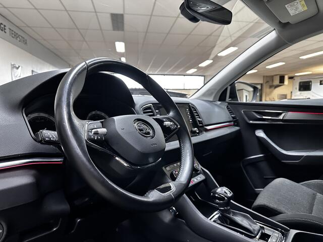Skoda Karoq 1.5 TSI ACT Business Edition Plus /150PK! /Trekhaak! /Camera /LED Koplampen /Apple + Android /DAB+! /Navi /Climat /Cruise /Elek. pakket /Bluetooth /LED Dagrijverl. /17"LMV /PDC V+A /LED Mistlampen /Dakrails.