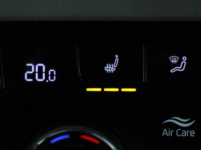 Skoda Karoq 1.5 TSI Business Edition | Panoramadak | Leder | Stoelverwarming | Adaptive cruise | Side Assist | Carplay | Navigatie | Camera | Navigatie | Full LED | Climate control | Parkeerhulp