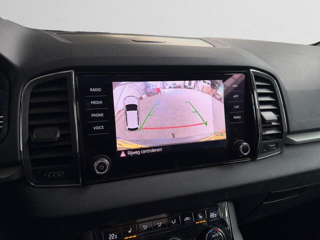 Skoda Karoq 1.5 TSI ACT Business Edition+ Aut- Panoramadak, Keyless, Carplay, Android Auto, Camera, Leder Interieur