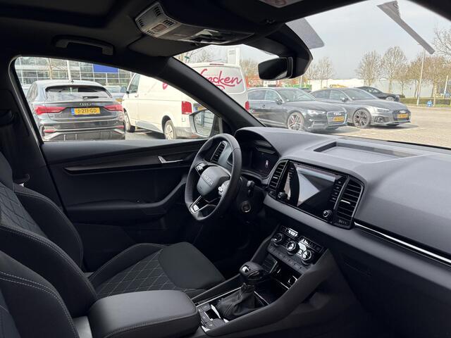 Skoda Karoq Sportline Ultimate 1.5 TSI 150 PK DSG | Automaat | Trekhaak | Panoramadak | Led Matrix verlichting | Trekhaak |