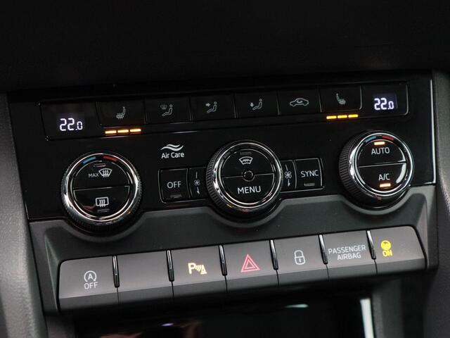 Skoda Karoq 1.5 TSi 150 Pk Automaat Business Edition Plus | Trekhaak | Camera | Stoelverwarming | Adaptive Cruise | CarPlay | 17 Inch