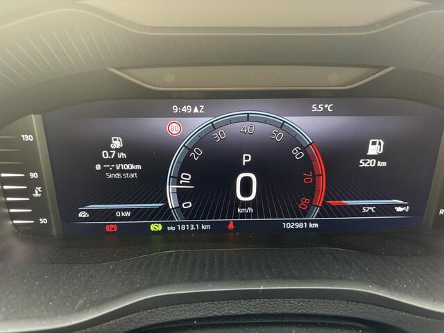 Skoda Karoq 1.5 TSI ACT Business Edition | NAP | Trekhaak | Navigatie | Stoel & stuur verwarming | Cruise adaptief | Key-less start | Parkeersensoren | Climate Control |