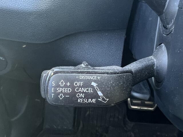 Skoda Karoq 1.5 TSI ACT Sportline Business | Nieuw Binnen! | Stoel Stuurverwarming | Pano | Trekhaak |