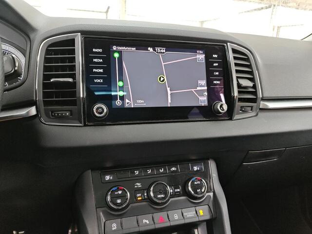 Skoda Karoq 1.5 TSI ACT 150pk DSG Business Edition Plus / Panoramadak / LED / Navi / Camera / Cruise Control