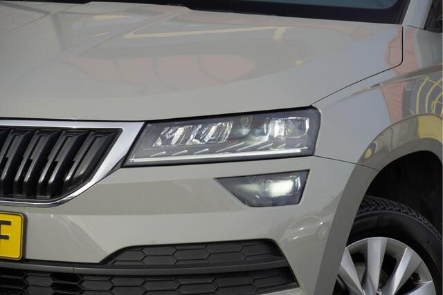 Skoda Karoq 1.5 TSI ACT 150PK! Automaat Business Edition BJ2021 Lmv 16" | Led V+A | Pdc | Trekhaak | Verwarmde voorruit | App-Connect | Navi | Climate control | Cruise control | Verwarmd stuur | Verwarmde voorstoelen | Getint glas