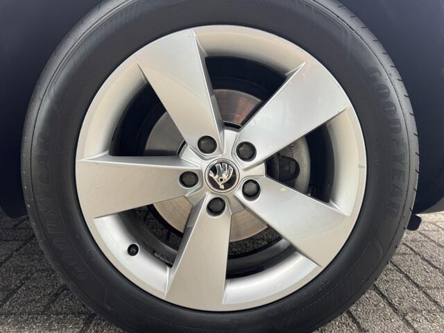 Skoda Karoq 1.5 TSI ACT Style | Trekhaak elektrisch | Pano | Clima | Navi |