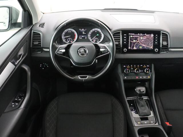 Skoda Karoq 1.5 TSI Business Edition | Panoramadak | Stoelverwarming | Carplay | Navigatie | Parkeerhulp | Climate control | Bluetooth | Cruise control | Getint glas