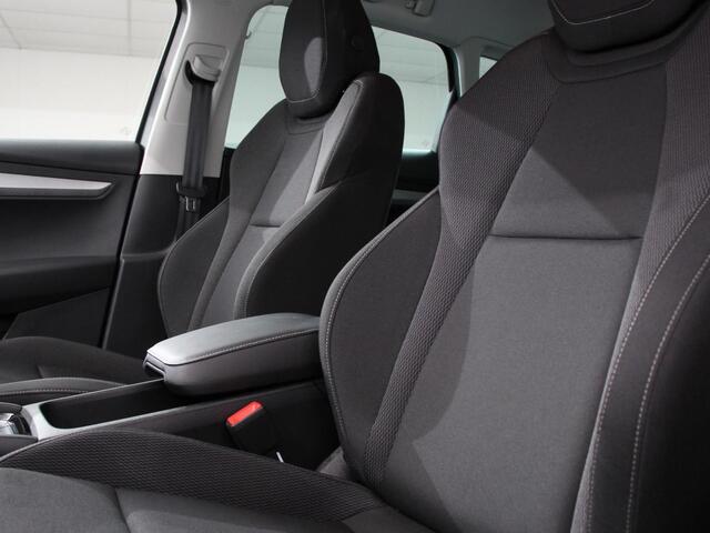 Skoda Karoq 1.5 TSI 150pk Automaat Selection Navigatie Apple Carplay/Android Auto Camera Parkeer sensoren Adaptive Cruise Control Lichtmetalen Velgen Digitale Cockpit