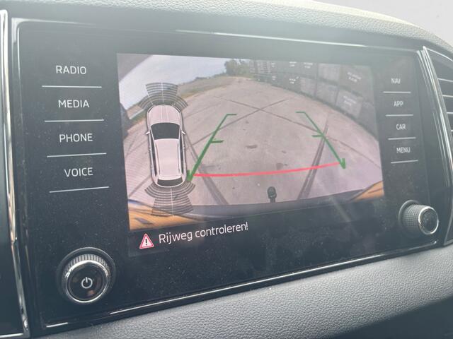 Skoda Karoq 1.5 TSI ACT Business Edition Aut- Carplay, Android Auto, Trekhaak, Camera, Virtual Cockpit